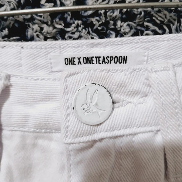 One X One Teaspoon Junkyard Extreme Distressed White Denim Jean Skirt Size 24 - Picture 4 of 5